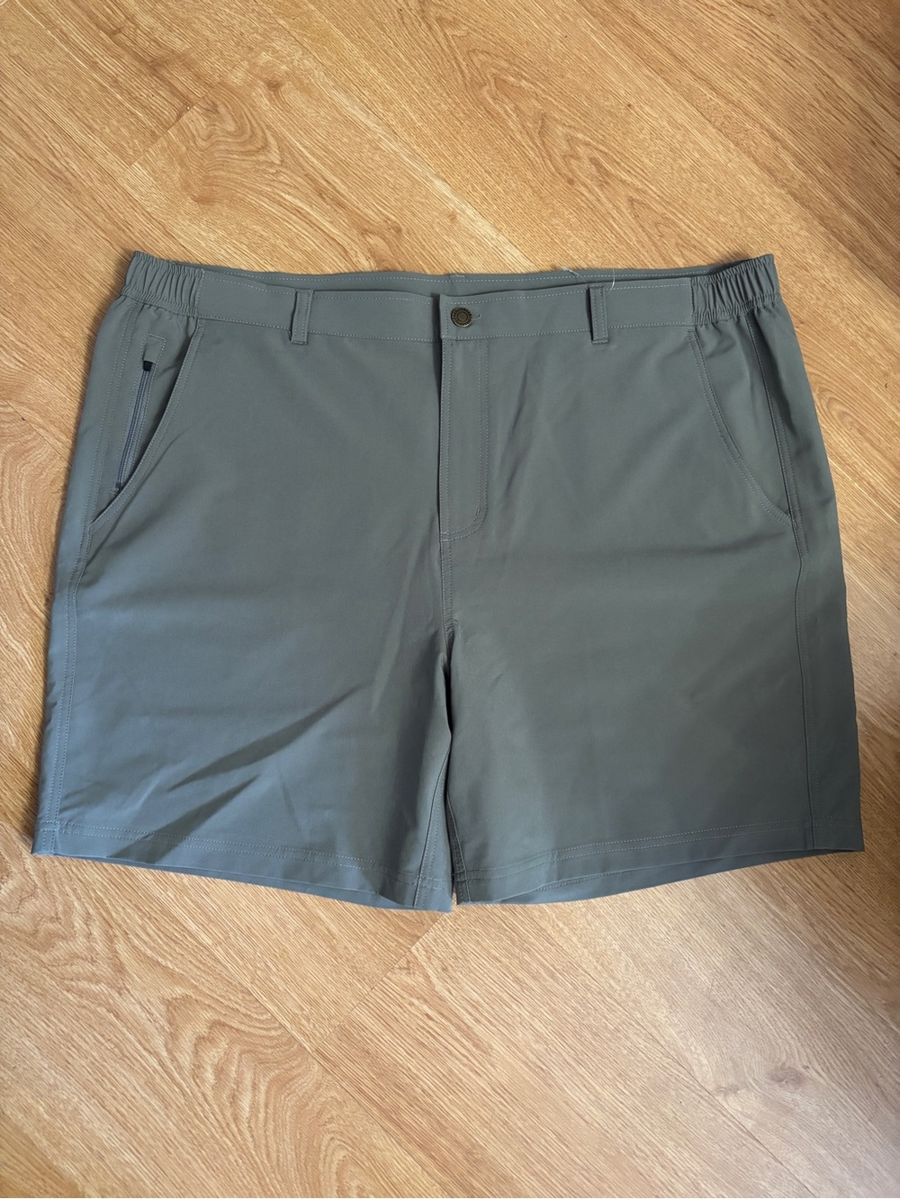 NWT Drake shorts Men's Performance Stretch Shorts - Slate Green